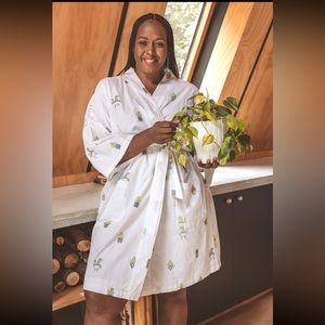 Printfresh Embroidered Houseplants Short Robe L/XL